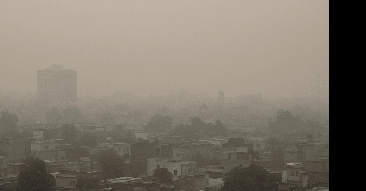 Peshawar Smog Advisory Issued: Why Residents Are Urged to Stay Indoors